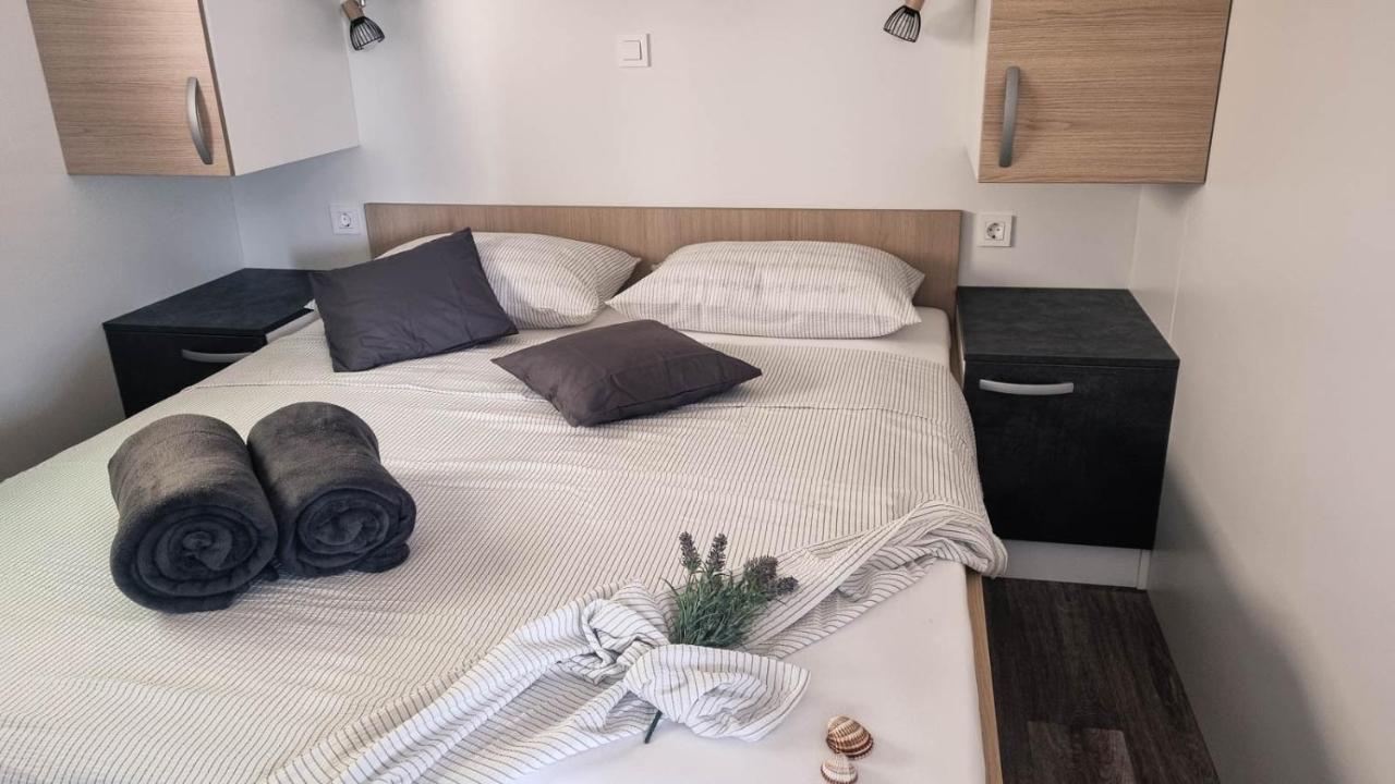 Luxury Mobile Homes Klenovica Buitenkant foto
